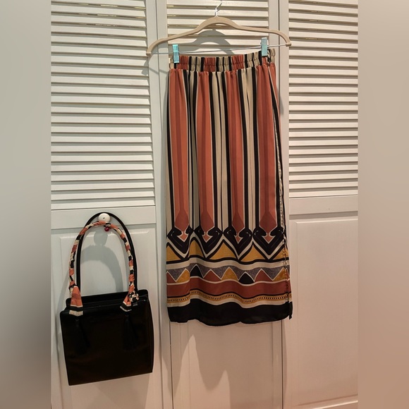 Bundle****H&M skirt and black bag - Picture 1 of 5